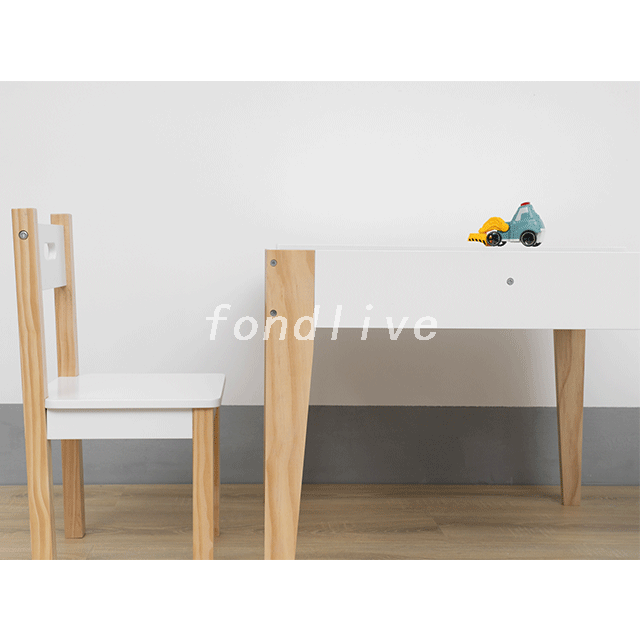 Ensemble de table et chaises pour enfants d'étude moderne