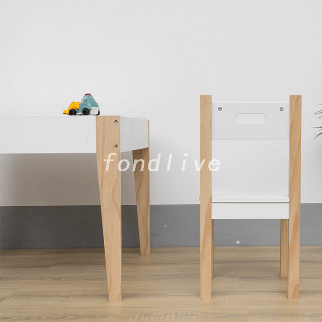 Ensemble de table et chaises pour enfants d'étude moderne